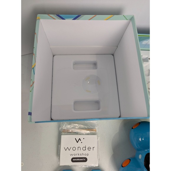 Wonder Workshop Dash Robot Coding STEM Learning Toy Bluetooth Complete - Picture 5 of 17